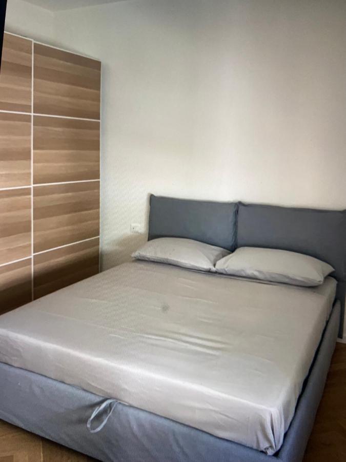 Milano: Incantevole Appartamento In Pieno Centro - Fancy Yellow Apartments エクステリア 写真