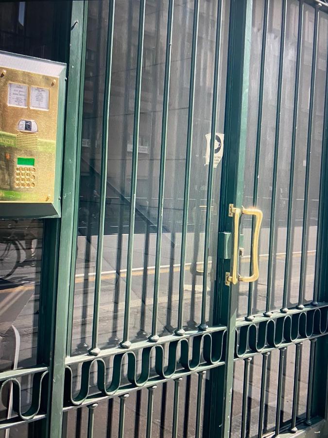 Milano: Incantevole Appartamento In Pieno Centro - Fancy Yellow Apartments エクステリア 写真