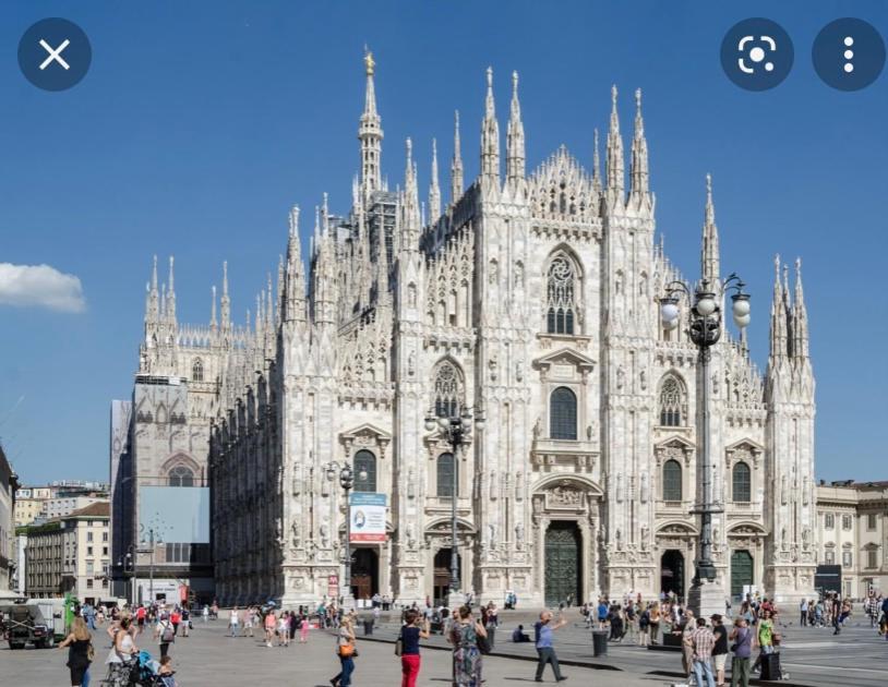 Milano: Incantevole Appartamento In Pieno Centro - Fancy Yellow Apartments エクステリア 写真