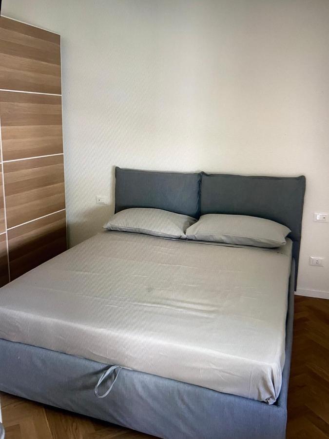 Milano: Incantevole Appartamento In Pieno Centro - Fancy Yellow Apartments エクステリア 写真