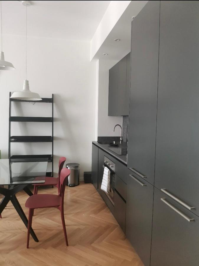 Milano: Incantevole Appartamento In Pieno Centro - Fancy Yellow Apartments エクステリア 写真