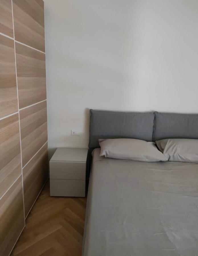 Milano: Incantevole Appartamento In Pieno Centro - Fancy Yellow Apartments エクステリア 写真