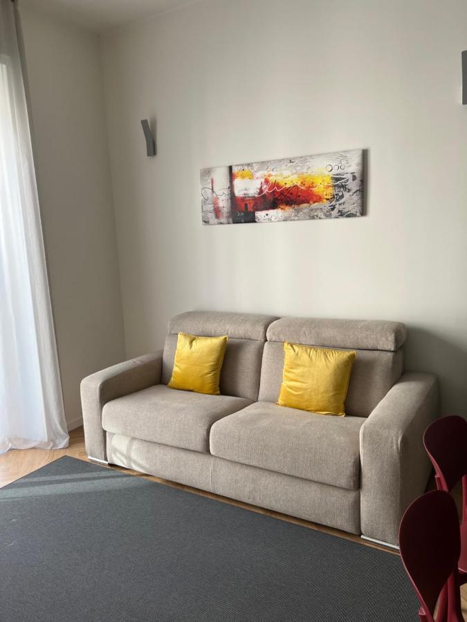 Milano: Incantevole Appartamento In Pieno Centro - Fancy Yellow Apartments エクステリア 写真
